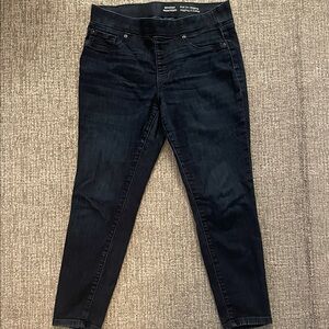 Amazon Essentials Women’s Skinny Jeans in Dark Blue Wash